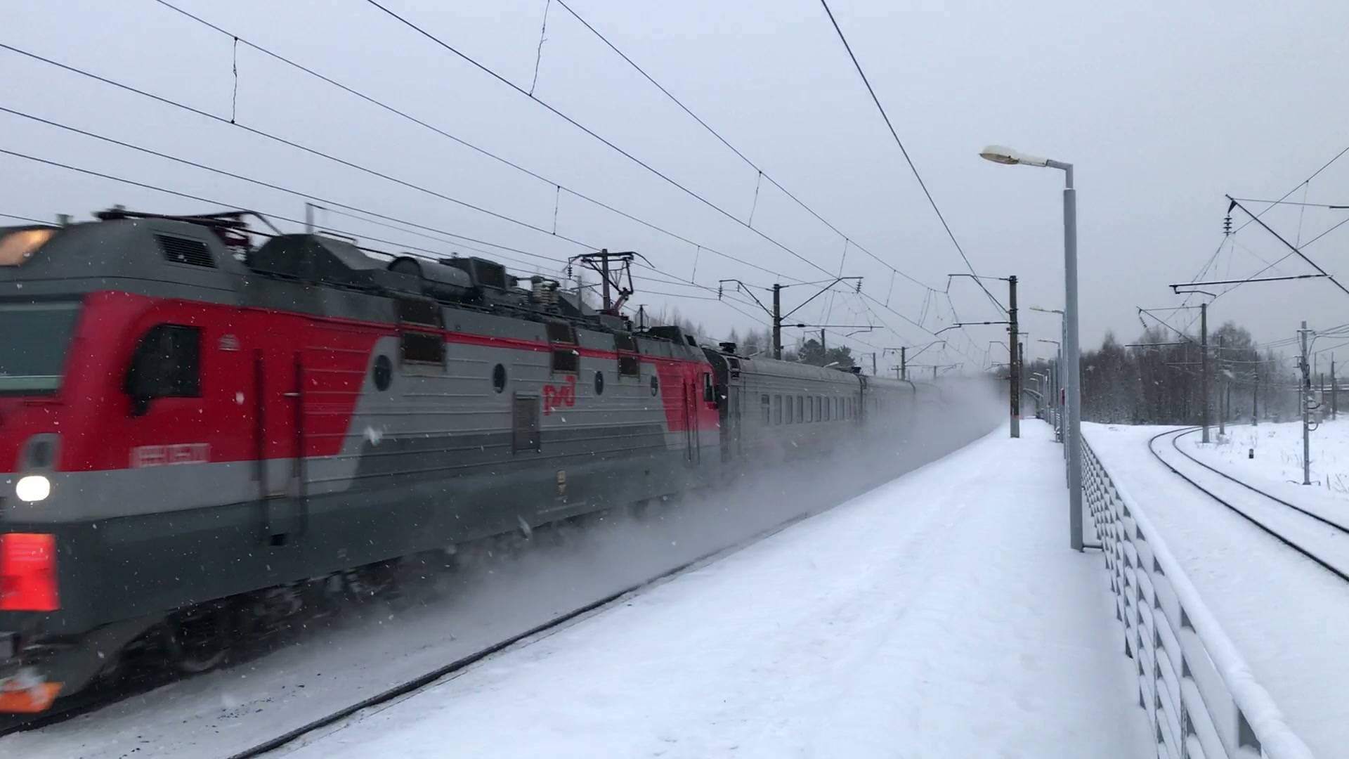 Электровоз ЭП1М-434 с пассажирским поездом №347Й Уфа - Санкт-Петербург