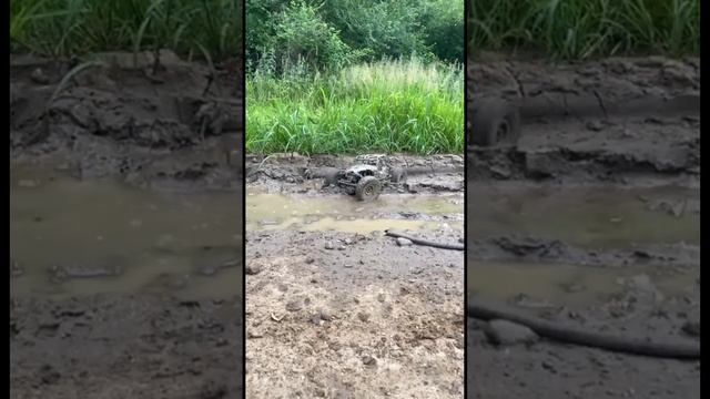 RC bouncer stuck in mud - OFFROAD