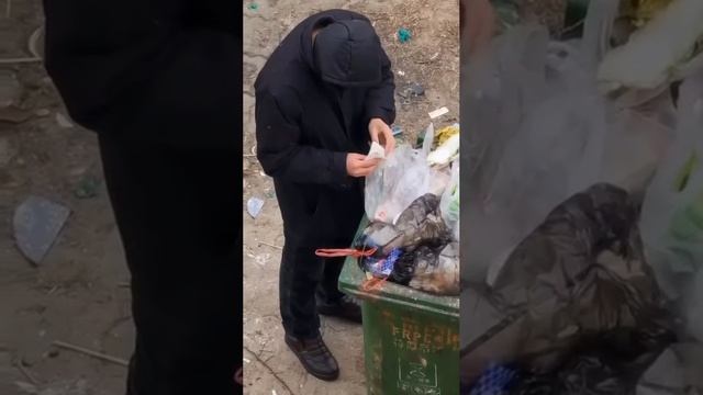 Какие времена — такие и вампиры. Приятного аппетита.