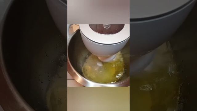 Нежнейший РУЛЕТ -ШАРЛОТКА с яблоками или грушами, который всегда получается.#shorts