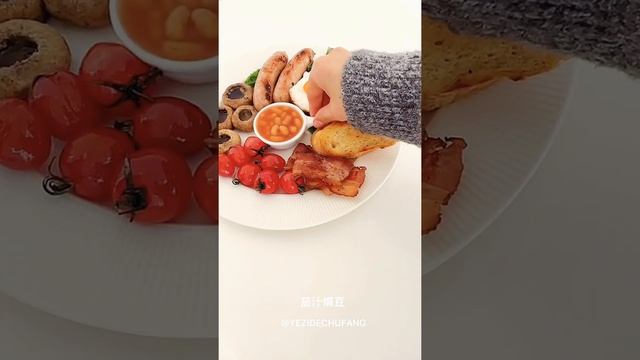 This is what we call a perfect English breakfast 🥐