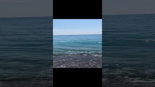 Старые Гагры. Пляж у Приморского пляжа.