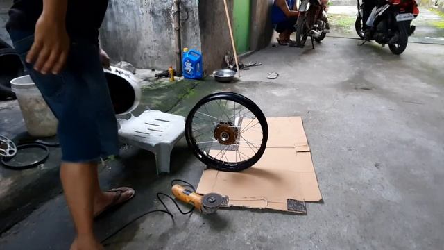 rim alignment dapat check nyo mabuti para iwas flat | yamaha rxt135 modification part 8