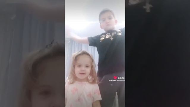 Like_7456410260416715241.mp4