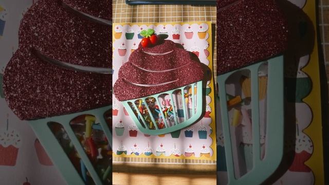 Shaker cupcake 🧁 birthday card