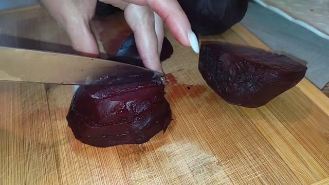 Салат с запечённой свеклой / Բազուկով աղցան /salad with baked beets