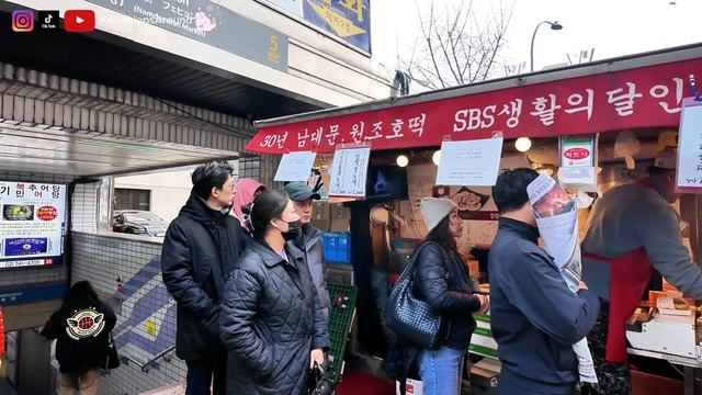 BAD CHOICE? Holiday in Seoul during Lunar New Year! | SEOUL Travel Vlog Ep 1 | Namdaemun | KoreanBB