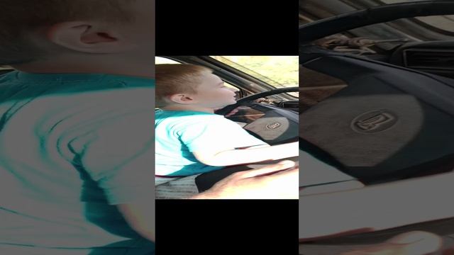 рулит малыш