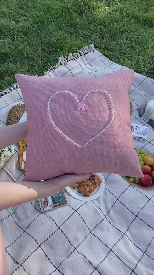 Подушка «Сердце» со сверкающими бусинами 💖