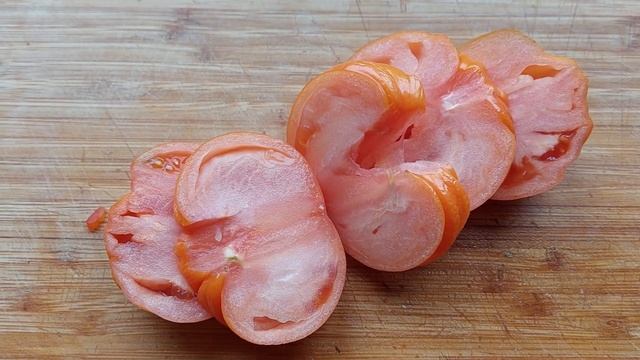 Салат мясной с овощами. Салат сытный с особенным вкусом.