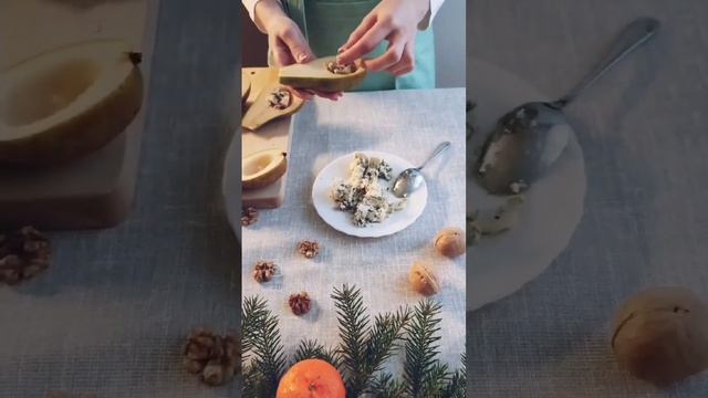 Груши запечённые с сыром Дор Блю