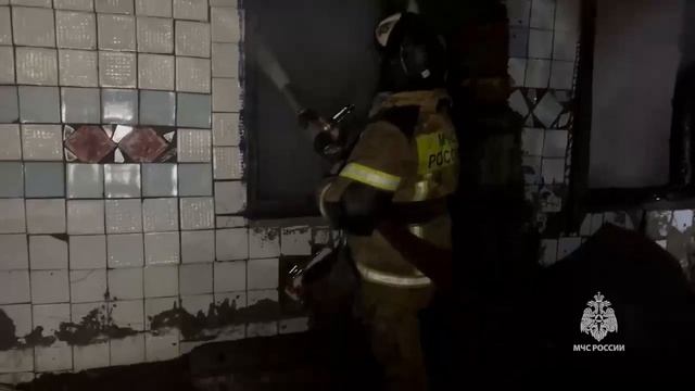 В Шахтёрском районе на пожаре ушел человек

Как сообщается, утром в посёлке Петропавловка загорелся