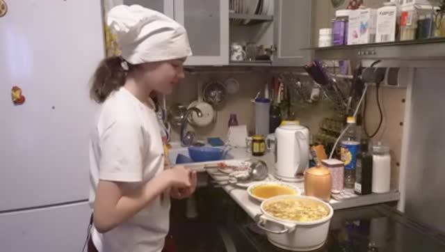 приготовление супа с грибами