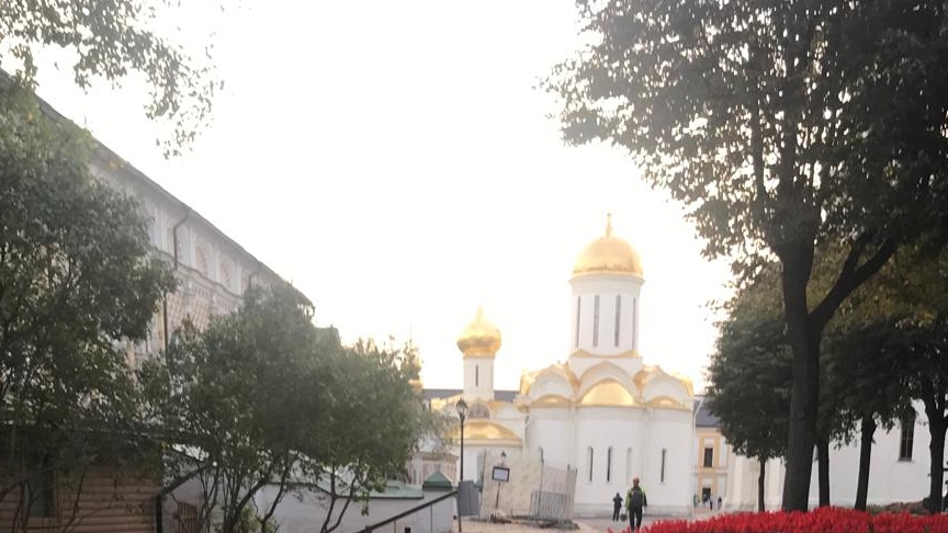 монастырь вглуши леса