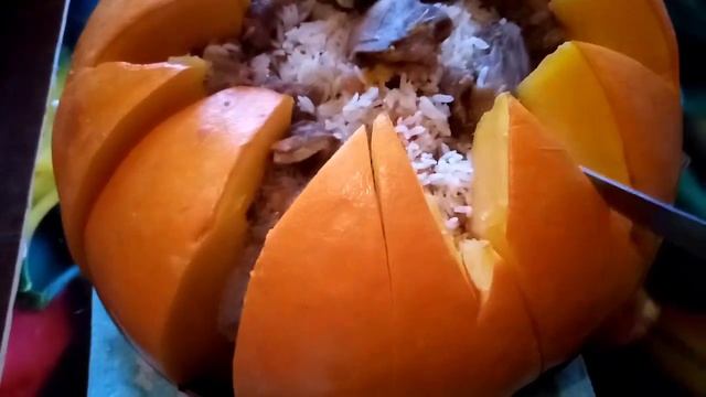 Плов в огромной тыкве! Эффектная подача праздничного блюда👍