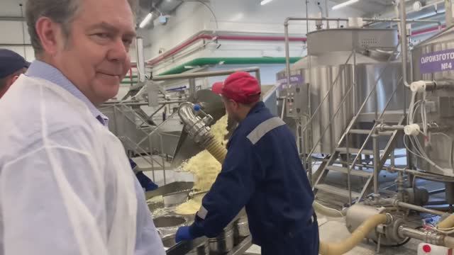 "Широка СТРАНА моя РОДНАЯ..." Красное Знамя на лучшем предприятии!