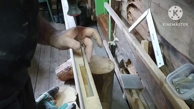 Ремонт старого дома. Бюджетная входная дверь своими руками.