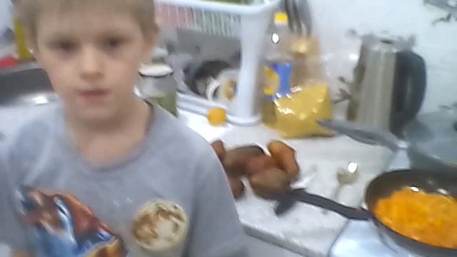 Куриный суп с лапшой.