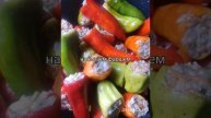 фаршируем перец для заморозки.