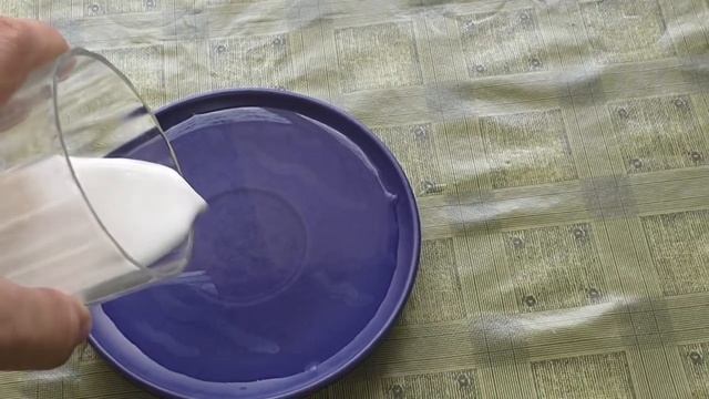 Молоко и вода замедленная съемка
