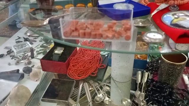 Погода не радует. На Барахолке малолюдно.