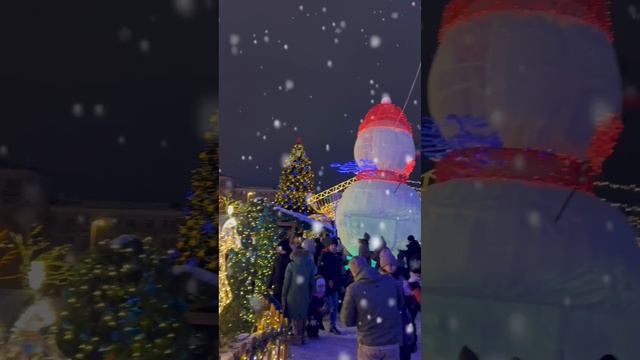Екатеринбург, главная елка, плотинка