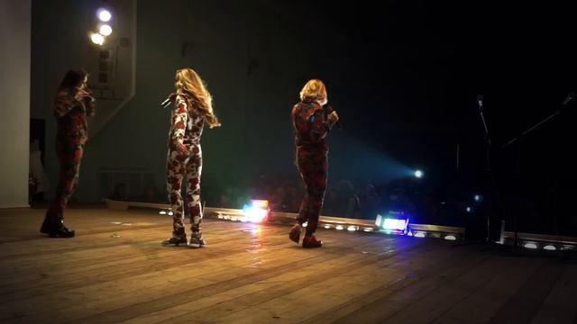 ВІА ТоШоНаДо - Собака.Musical group Toshonado