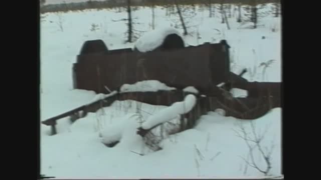 2001-Находка на болоте - остатки самолёта ИЛ на болоте Красный Мох.