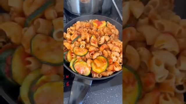 Паста ВЕГАН🍝🍅🧅🧄✨👍🏻