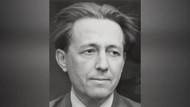 Ожившие фотографии Александра Солженицына при помощи нейросетей