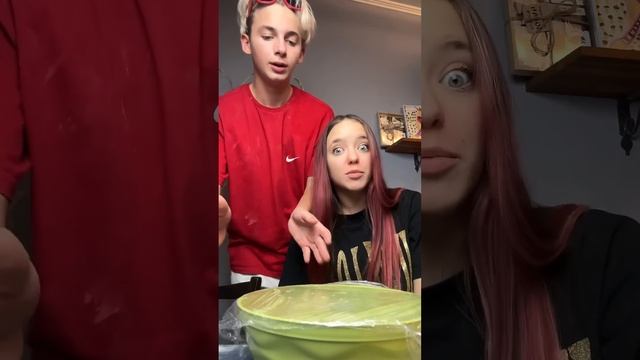 КВИНКА И ФИЛ ГОТОВЯТ МОТИ😂😋🍡Инетересно, кто досмотрит до конца🤔#роблокс #игры #смешное