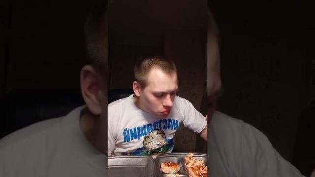 обзор на роллы филадельфия от Павла Веника