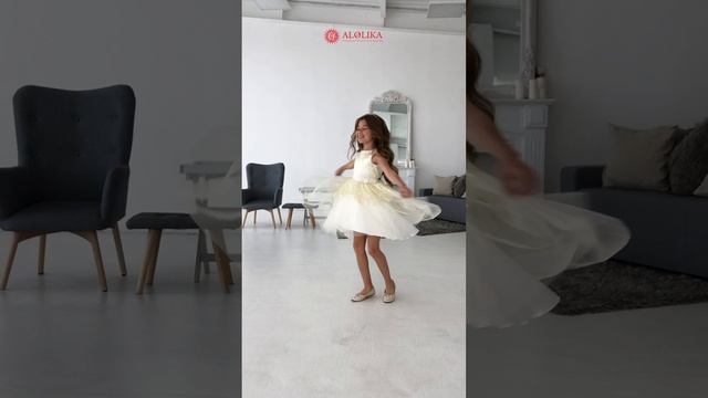 «Готовимся к Рождеству! 🌟 Элегантные платья для волшебного вечера.