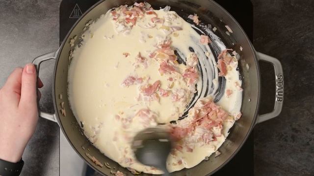 Penne al Baffo (Ham Pasta with Cream Sauce)