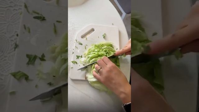 САМЫЙ ПОЛЕЗНЫЙ ЗЕЛЁНЫЙ САЛАТ С СОУСОМ ПЕСТО #shortsvideo #shorts #shortvideo