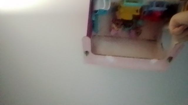 Как проходит день Крячика и Кати