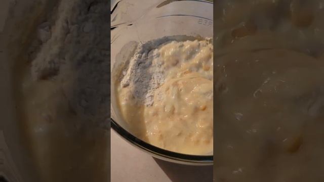 😋🌽🍞Best Corn Bread Ever..Comments for full Recipe👇👇#shorts #cornbread