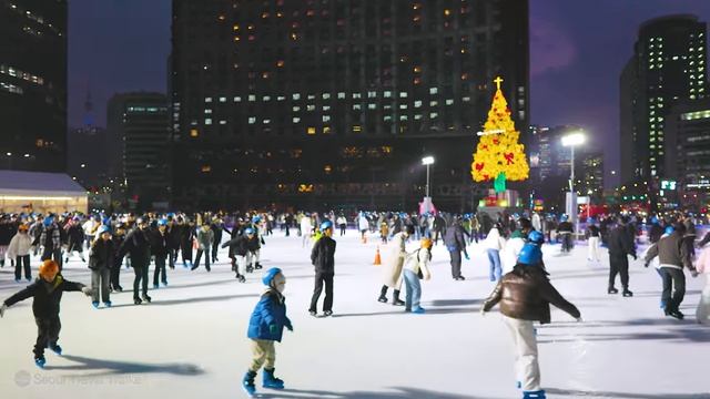 서울광장 스케이트장, 붐비는 초저녁 야경투어, 서울여행워커.