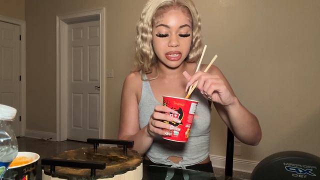 RATING WHO HAS THE BEST RAMEN NOODLES🍜 | Spicy edition