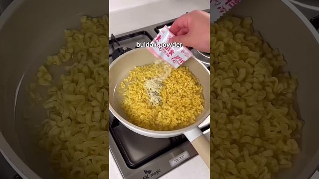Buldak carbonara cheese bokkeummyeon recipe #buldakramen #buldak #buldaknoodles #cheeseramen