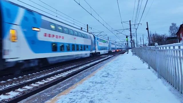 ЭП2К с поездом Москва Санкт-Петербург