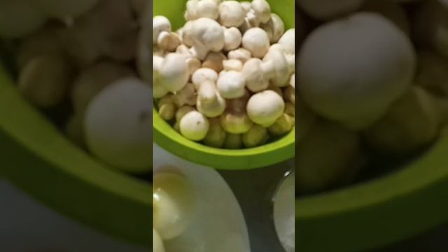 Салат ,,Болгарський перець з печерицями"