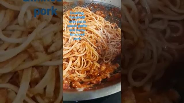 cooking.spaghetti with pasta sauce garlic and herbs,minced pork.#cooking #spaghettisauce #short