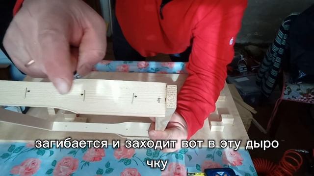 Колотим рамку за 40 секунд #навощить #натянуть #мëд #пчела #пчелосемья #пасека #мед #рамка #матка