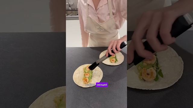 Тортилья/лепешка - универсальный способ быстро перекусить тем, что найдется в холодильнике #завтрак