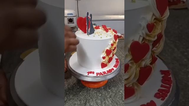 Anniversary 🎉 🎂 cake with red ♥️ heart ❤️💫🤗#trending #anniversary #cake #shorts #food #youtube
