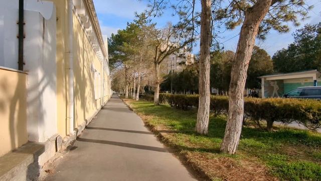 Евпатория 2025. Первая прогулка по санаториям в 2025 году. Таврия, Искра, Россия, Шевченко и т.д.