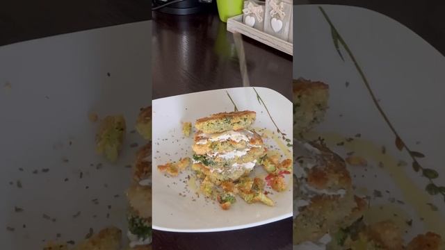 Брокколи в кляре с творожным сыром , вкусно и быстро #shorts #готовимдома #рекомендации