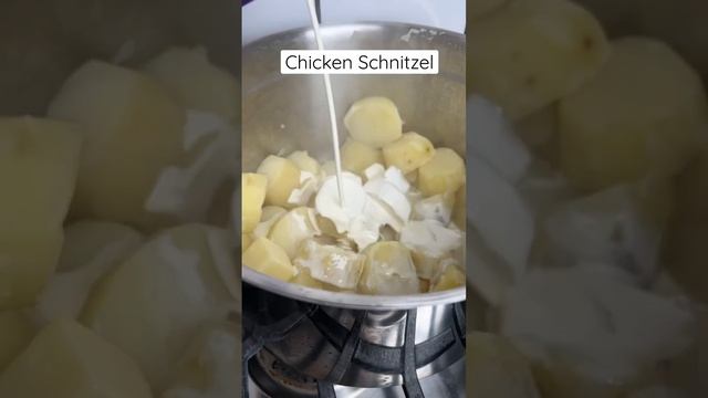 Make this for your boo he’ll love you forever. Chicken schnitzel #shorts #recipe
