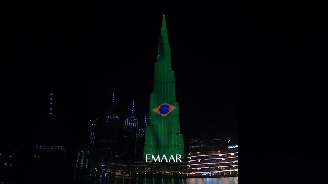 Brazilian flag 🇧🇷lights up on World's tallest building Burj Khalifa in Independence day - Dubai